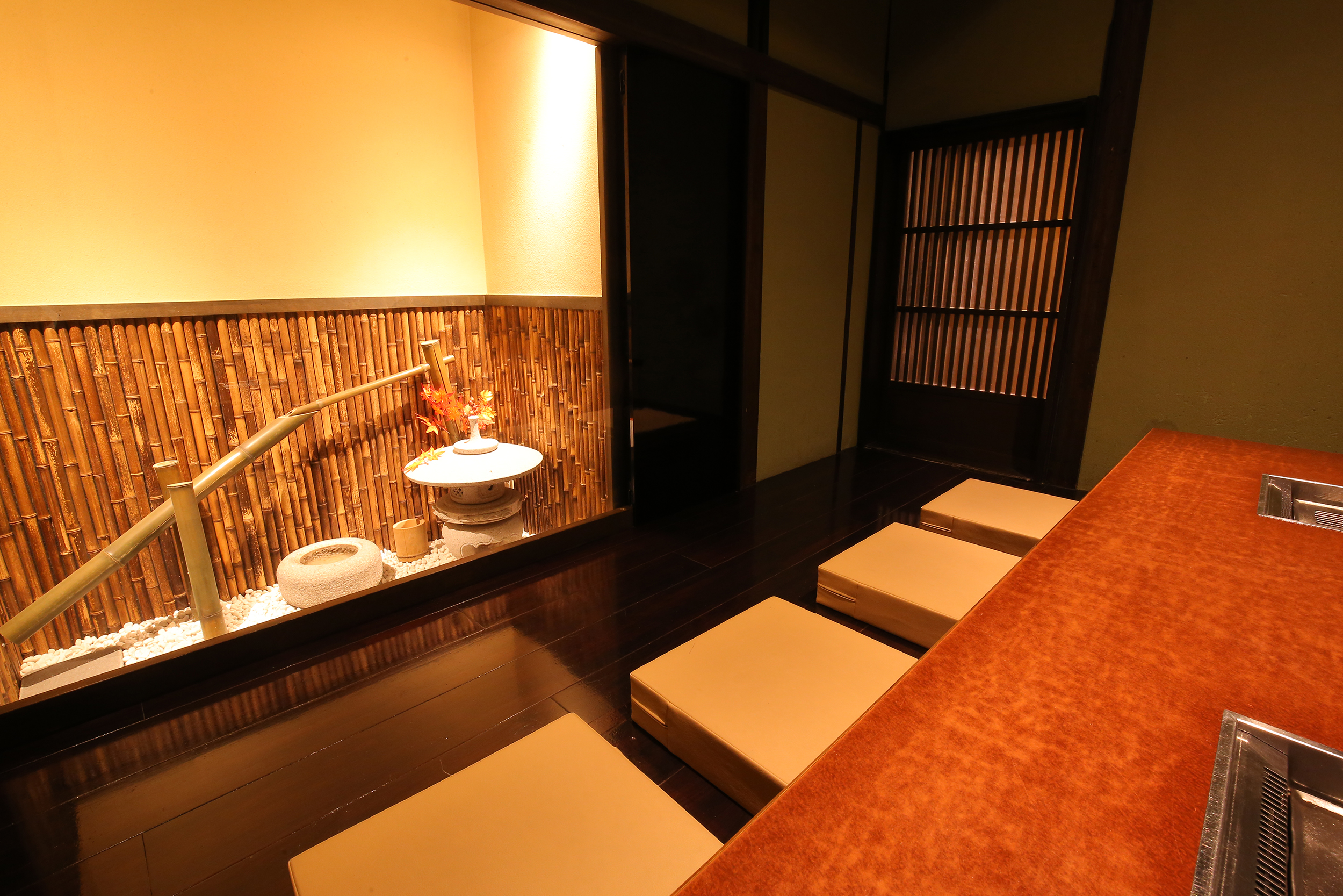 焼肉とオモニ料理 千日前 李休